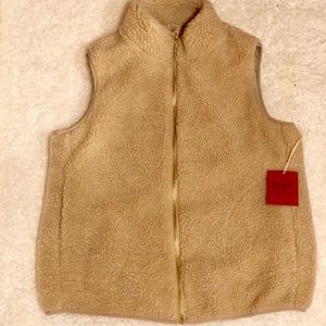 NWT Mossimo Sherpa Vest, Medium